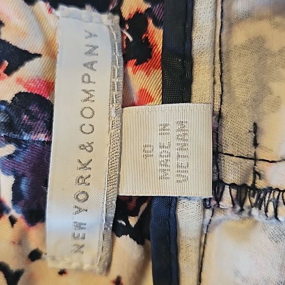 New York & Company Capris - Picture 2 of 8